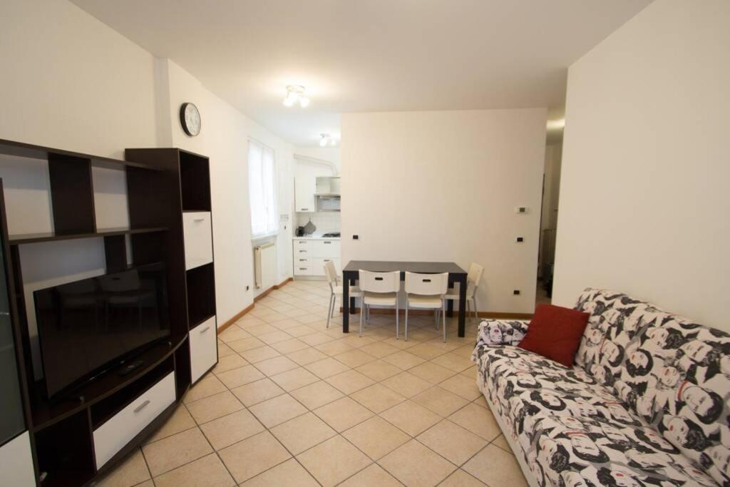 Appartamento Ristrutturato Con Terrazzo Вараце Екстериор снимка