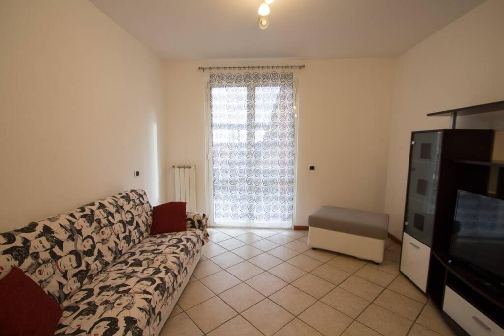 Appartamento Ristrutturato Con Terrazzo Вараце Екстериор снимка