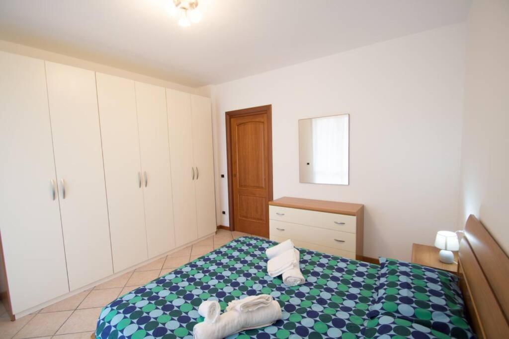 Appartamento Ristrutturato Con Terrazzo Вараце Екстериор снимка